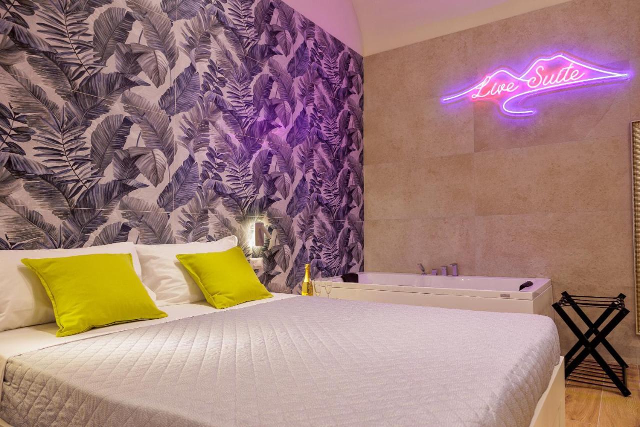 Live Suite Napoli Exterior foto