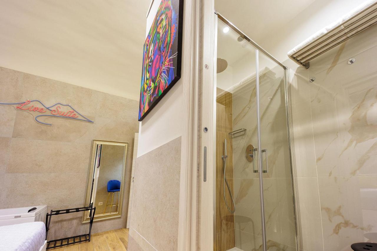 Live Suite Napoli Exterior foto